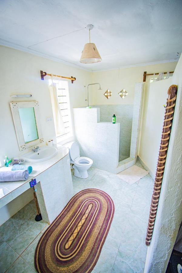 Kwale Mami Wata House Bed & Breakfast エクステリア 写真