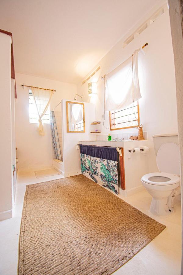 Kwale Mami Wata House Bed & Breakfast エクステリア 写真
