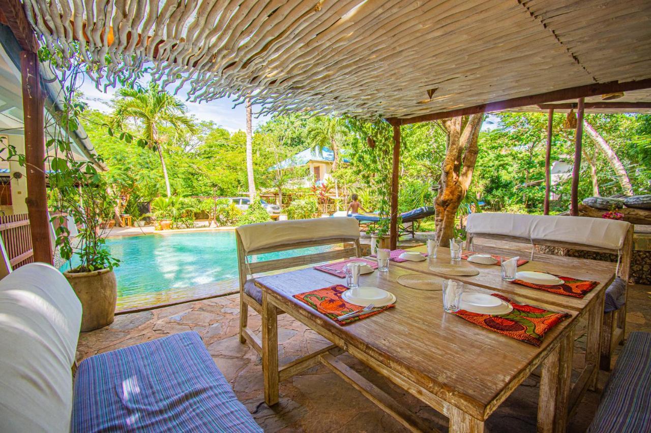 Kwale Mami Wata House Bed & Breakfast エクステリア 写真
