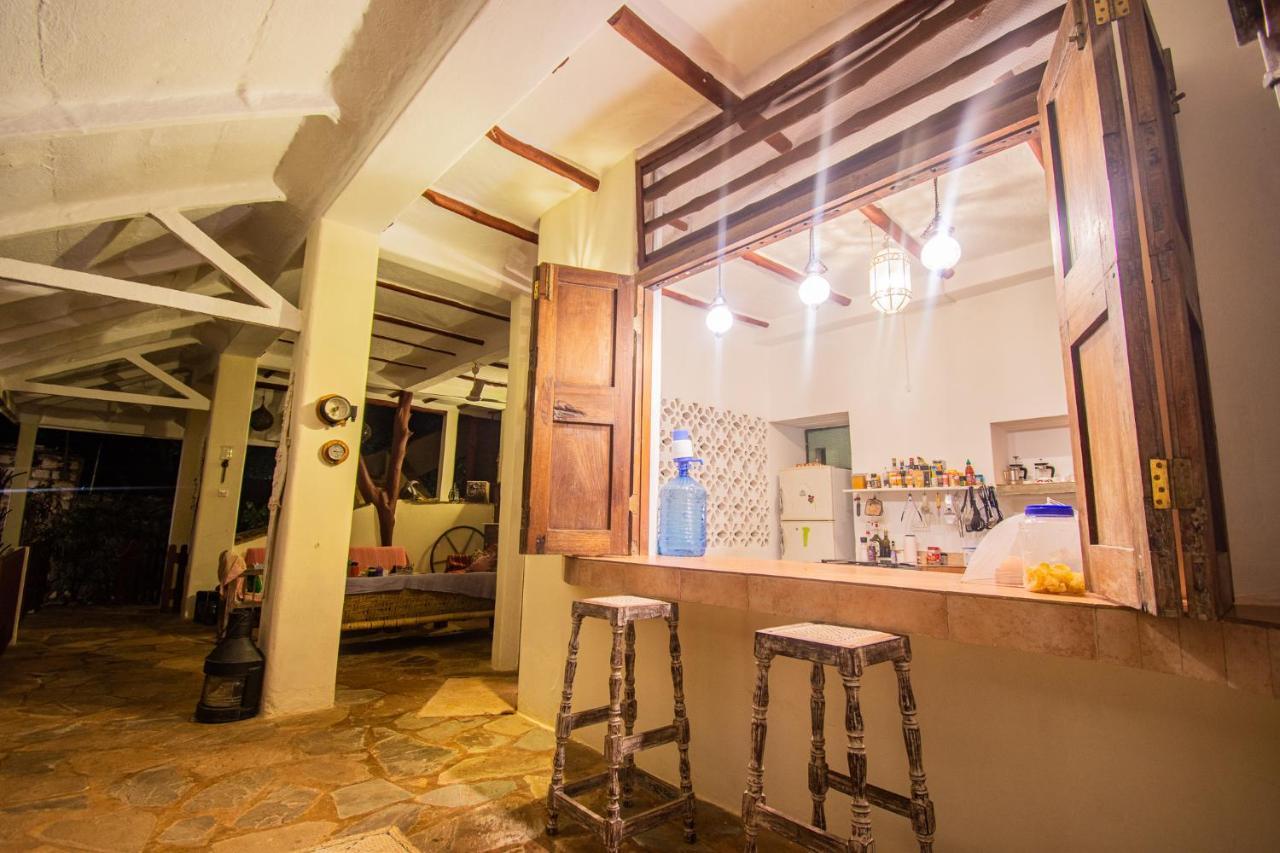 Kwale Mami Wata House Bed & Breakfast エクステリア 写真