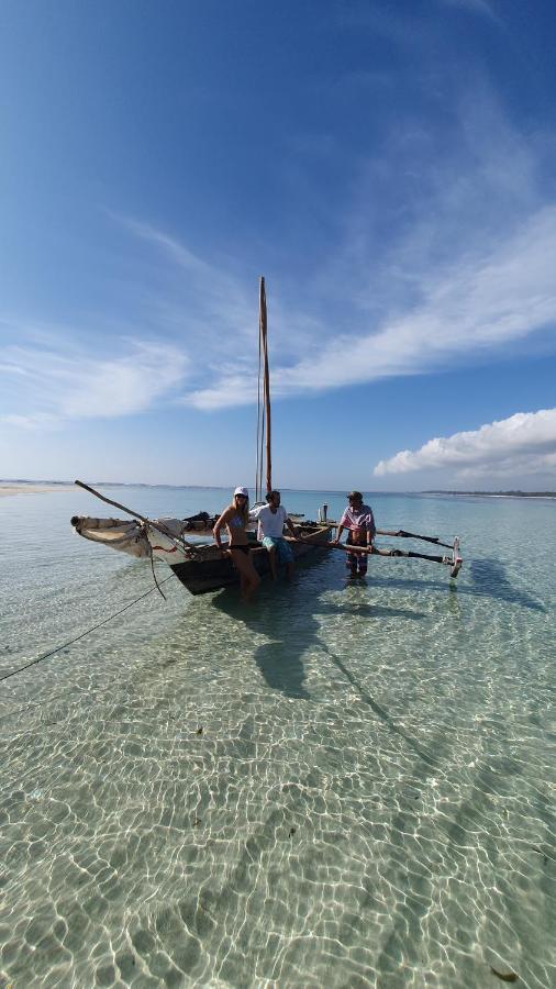 Kwale Mami Wata House Bed & Breakfast エクステリア 写真